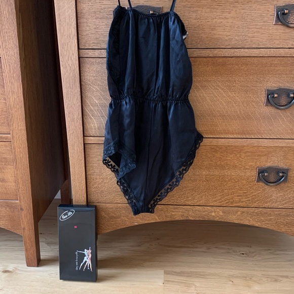 NWOT 100% Silk Pura Seta Black Lingerie - Picture 4 of 6